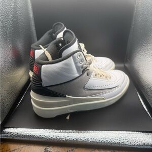 Air Jordan 2 Retro youth size 5 sneakers